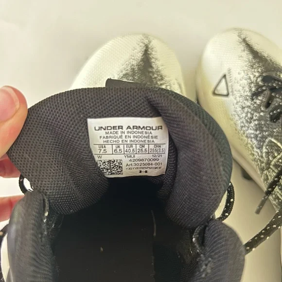 Under Armour Black and White Cleats - Picture 8 of 13